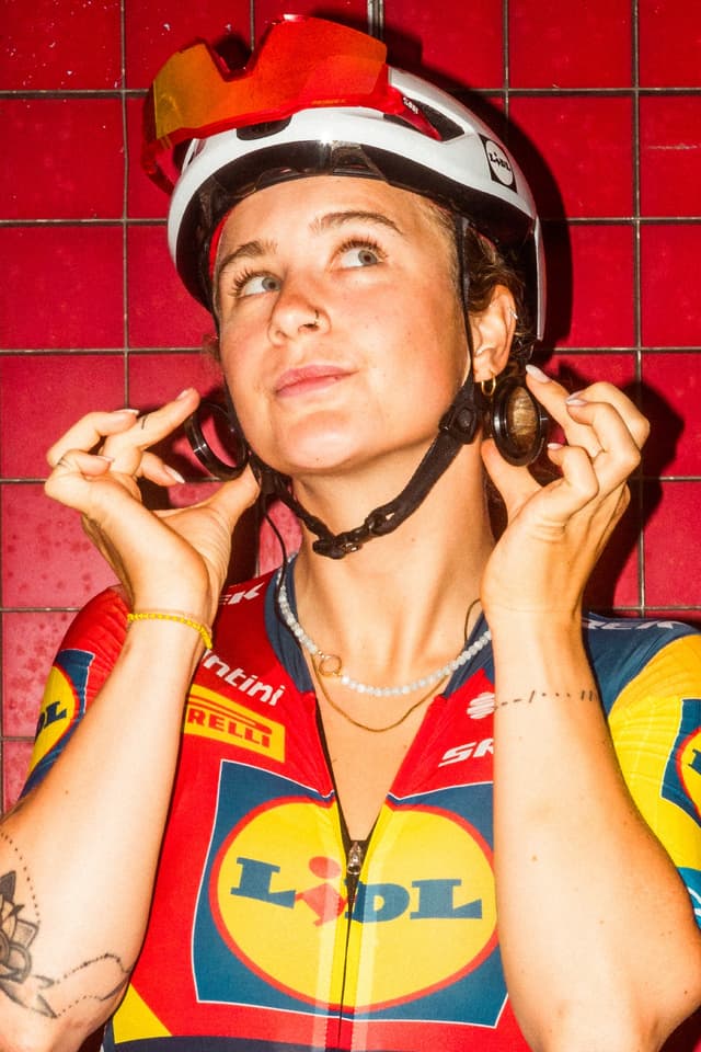 Lidl-Trek riding TRiPEAK components at the Tour de France Femmes